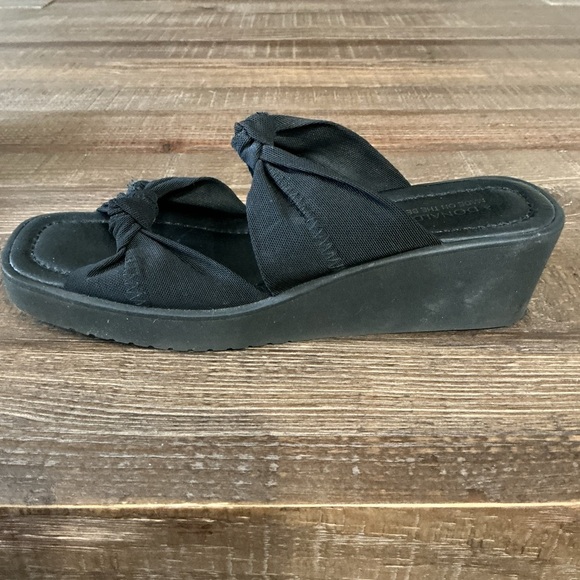 Donald J. Pliner Black Women's Knotted Sandals - Picture 6 of 9